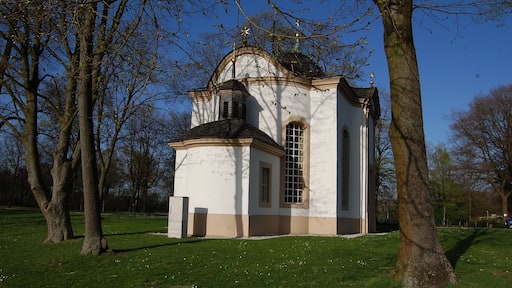 St.-Johannes-Nepomuk-Kapelle, Rietberg, Kreis Gütersloh, Nordrhein-Westfalen, Deutschland. – Die Kapelle wurde 1748 nach den Plänen eines Brünner Meisters erbaut und ist ein Juwel des westfälischen Barocks.