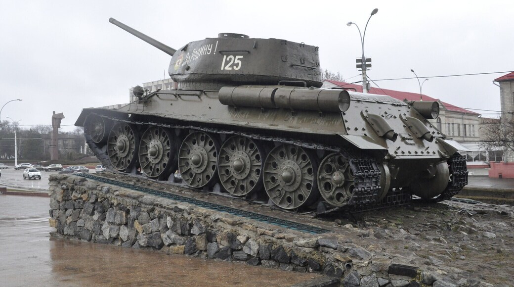 Soviet Tank in Tirapsol, Transnistria.
Situated near the Transnistria Government Building and Lenin Monument on Strada 25 Octombrie.