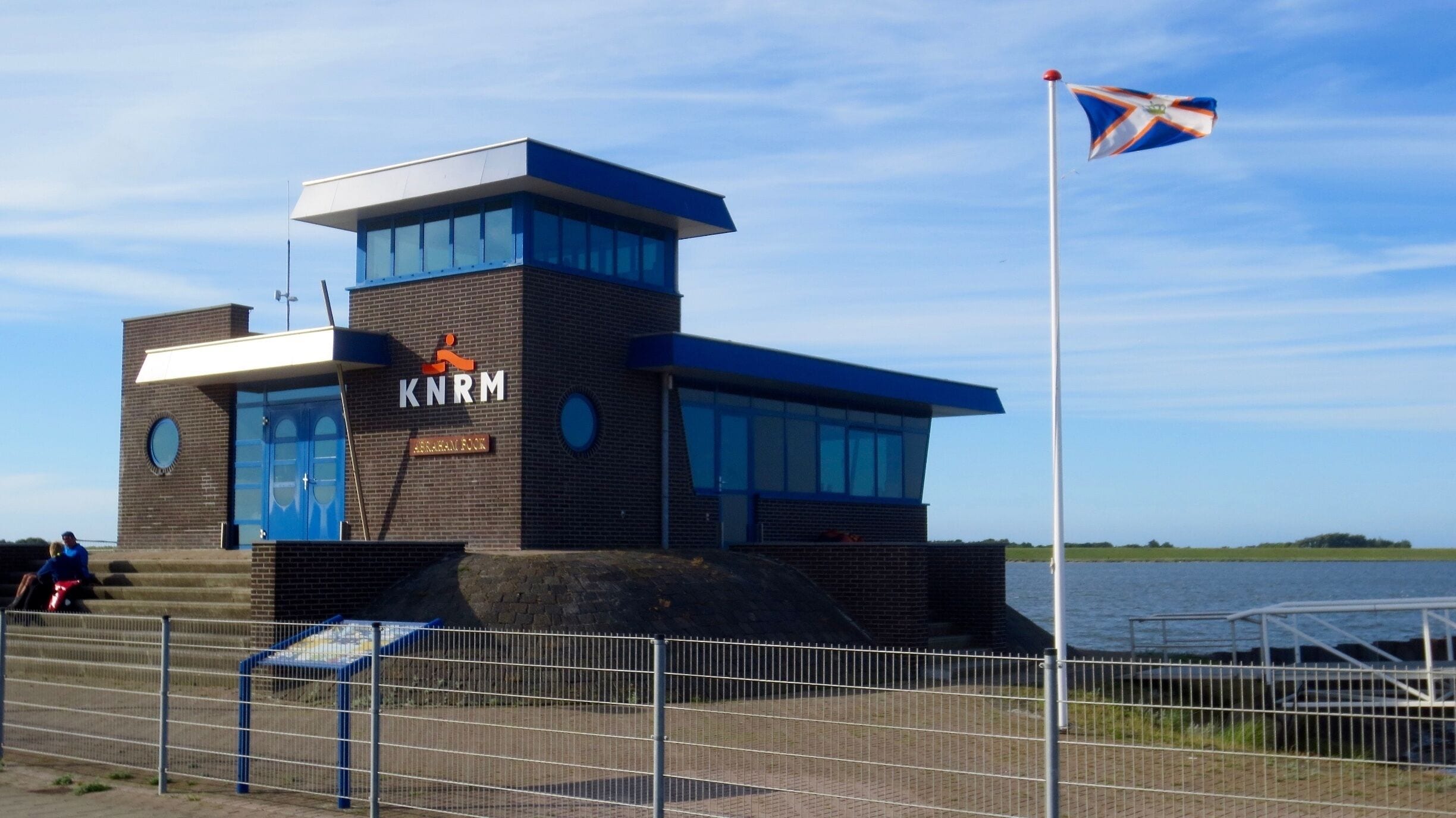 Schiermonnikoog.
Het gebouw van KNRM.

#architecture