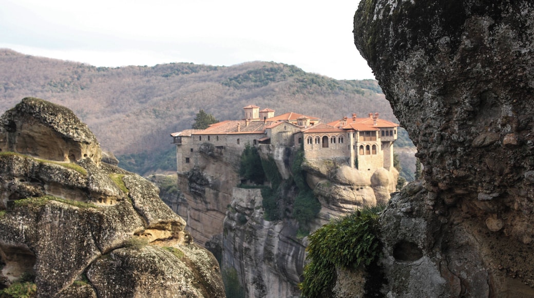 Meteora is a rock formation in central Greece hosting one of the largest and complexes of Eastern Orthodox monasteries.
#Architecture
#Nature
#Meteora
#Trikala
#Greece
#Monasteries