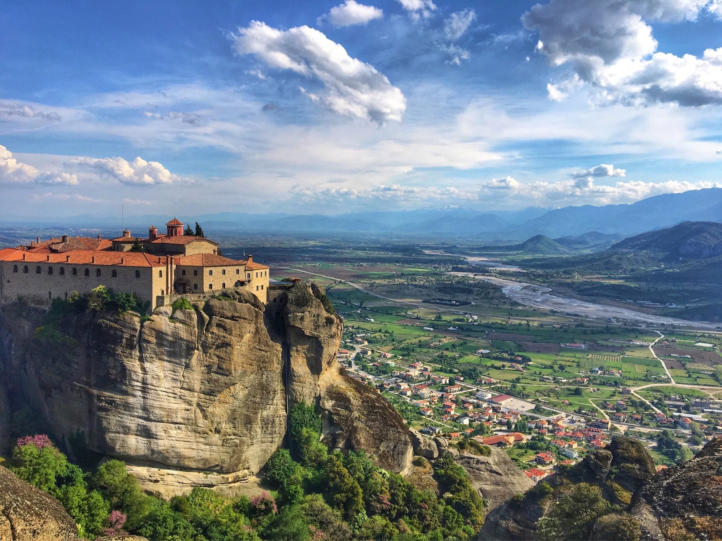 The monasteries of Meteora in Kalabaka, Greece were well worth the train journey. We only had 1.5 days to explore, but the views were beyond worthwhile. #troveontuesday #greece #travel