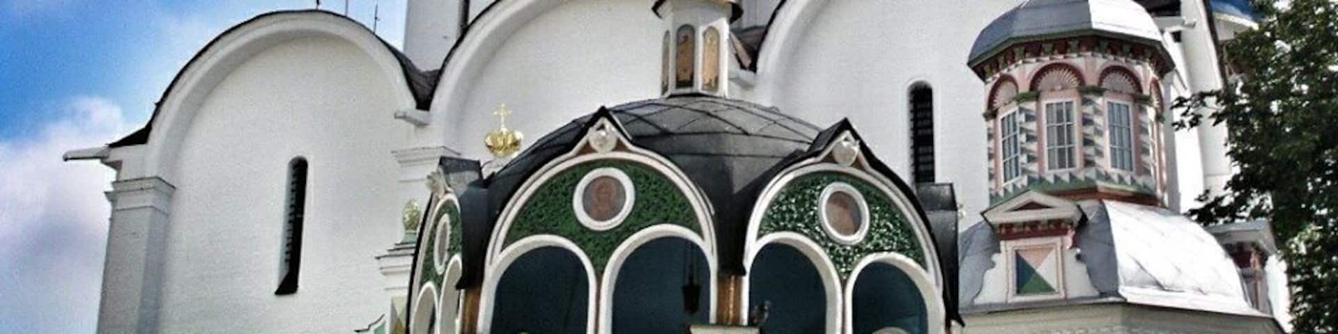 A World UNESCO Heritage site declared since 1993, this Russian Orthodox monastery is slightly over an hour from Moscow. It is worth making the day trip here as both the interior and exterior are colourful and interesting to look at!
Website: http://www.sacred-destinations.com/russia/sergiev-posad-holy-trinity-
#architecture