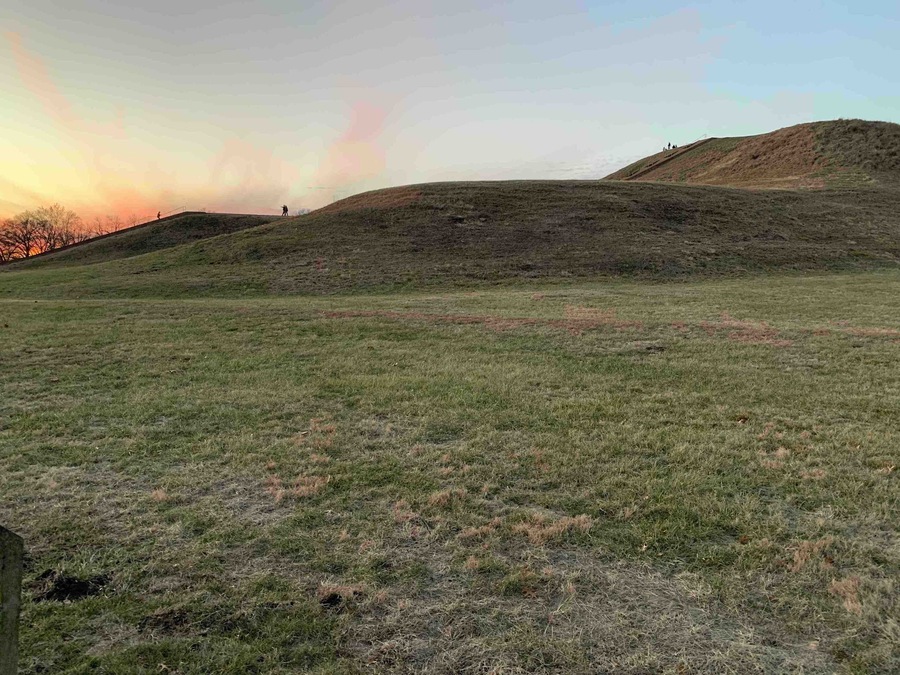 Mounds from Pre-Colombian Native American city (Mississippian culture) located in Collinsville, IL, near St. Louis, MO. Dates to 1050-1350. Added to list of UNESCO World Heritage Sites in 1982.