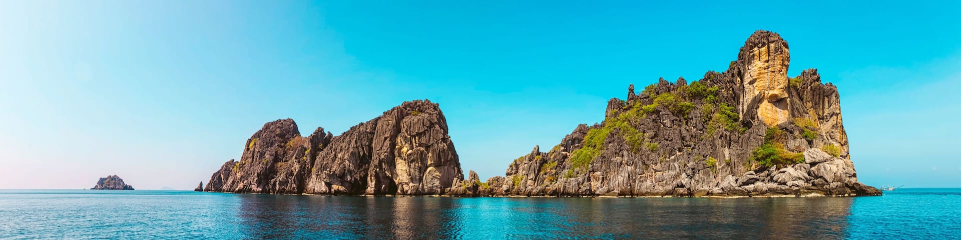 Panoramic view of Mu Ko Chumphon Marine National Park, Buddha mountain. Moo Koh Chumphon, Chumohon province, Thailand., Ngam Yai Island