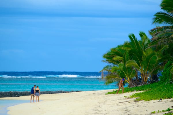 Plage d\'Aro\'a qui includes plage aussi bien que homme