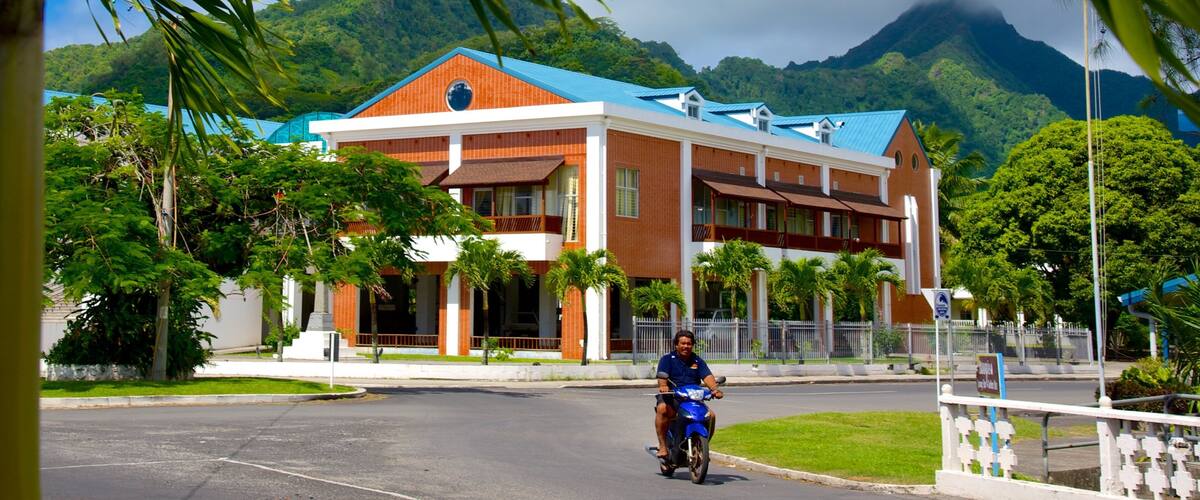 Avarua qui includes moto