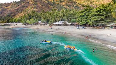 One of my favorite little "secret" local beaches in North West Lombok Indonesia 🇮🇩