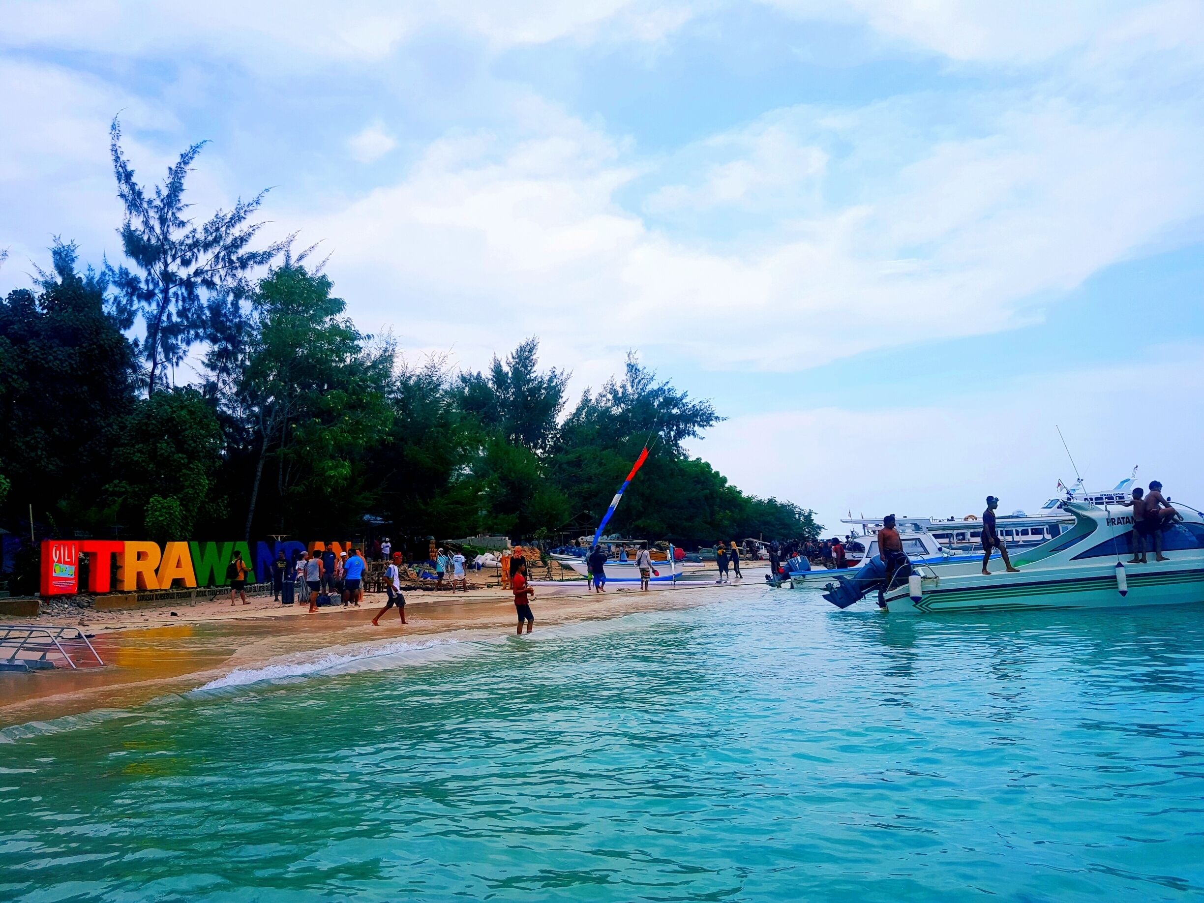 Bright weather, clear blue water and white sandy beach is what this little island offered to its visitors..

#Island #roadtrip #vacation #weekendgetaway #travel