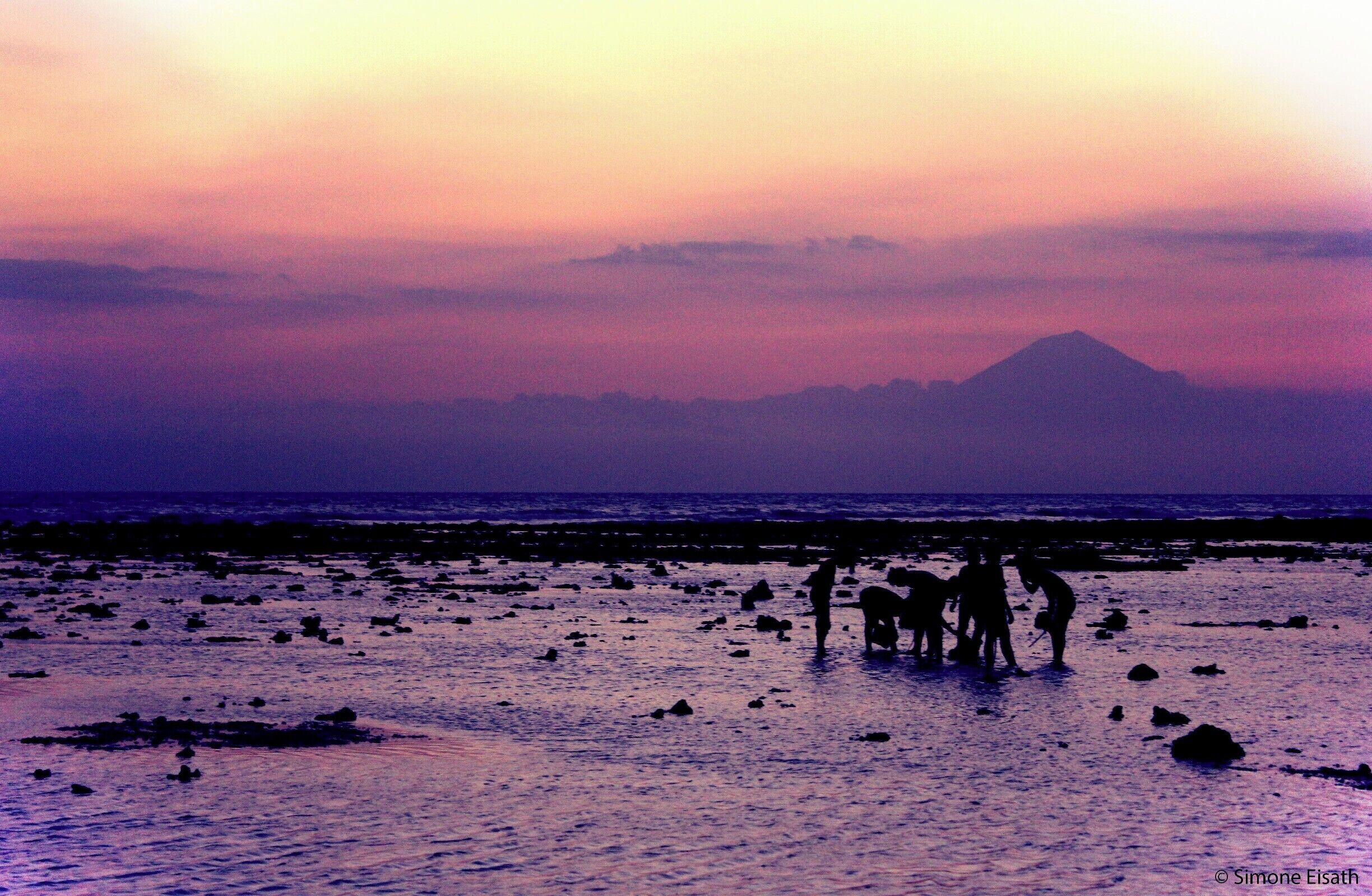 Evening on Gili Trawangan, Indonesia

in the background Mount Rinjani, Lombok, Indonesia


#colorful