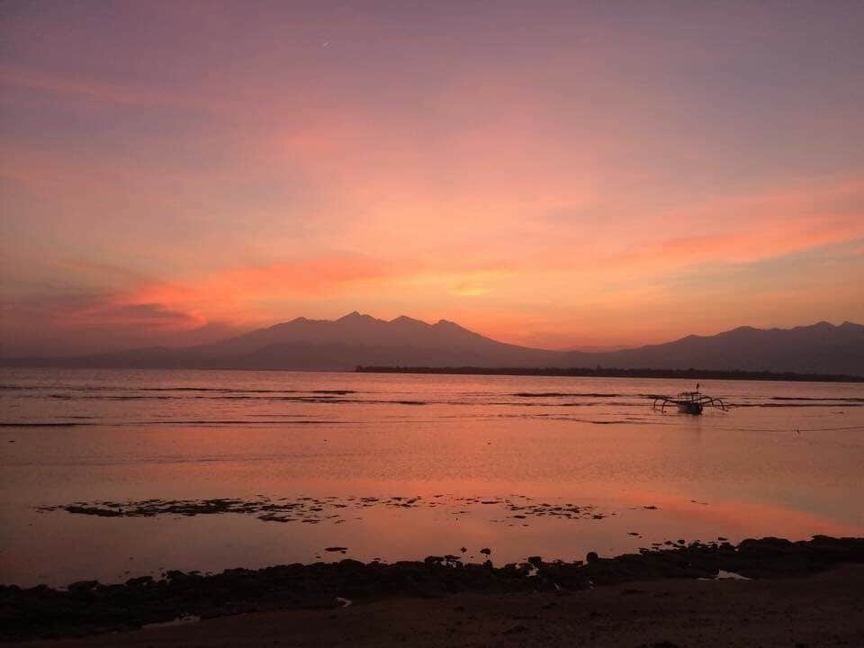 Sunrise in paradise. #waterlust