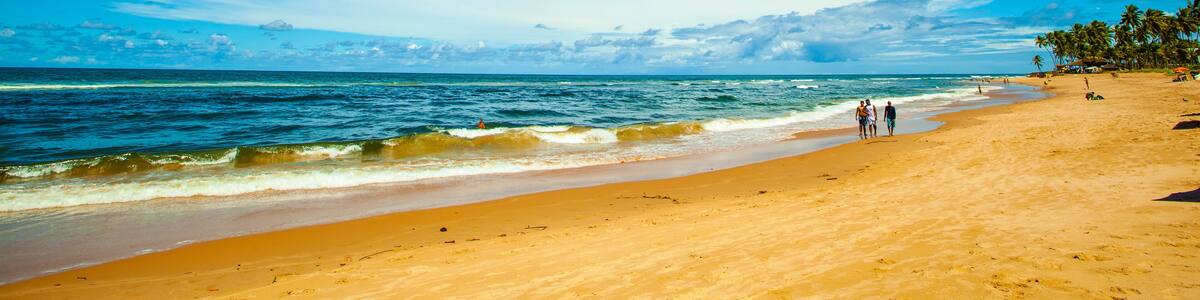Praia em Lauro de Freitas na Bahia, nordeste do Brasil.