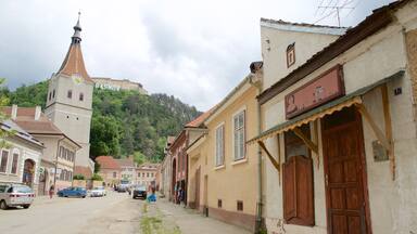 Rasnov welches beinhaltet Straßenszenen