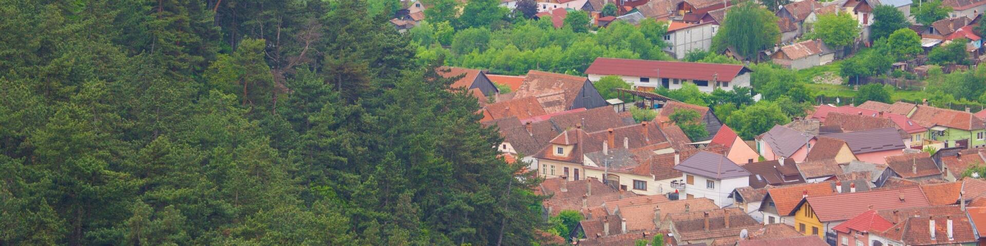 Râsnov og byder på et hus og historiske bygningsværker