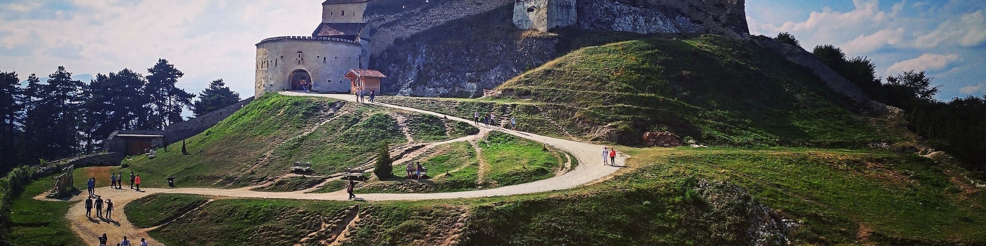 The elders from Râșnov believe that deep in the well inside the citadel lies a treasure at least 300 years old. However, recently alpinists have closely explored the well, without finding any trace of it.