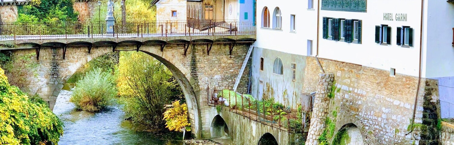 Nice reflection of the houses near Stone Bridge