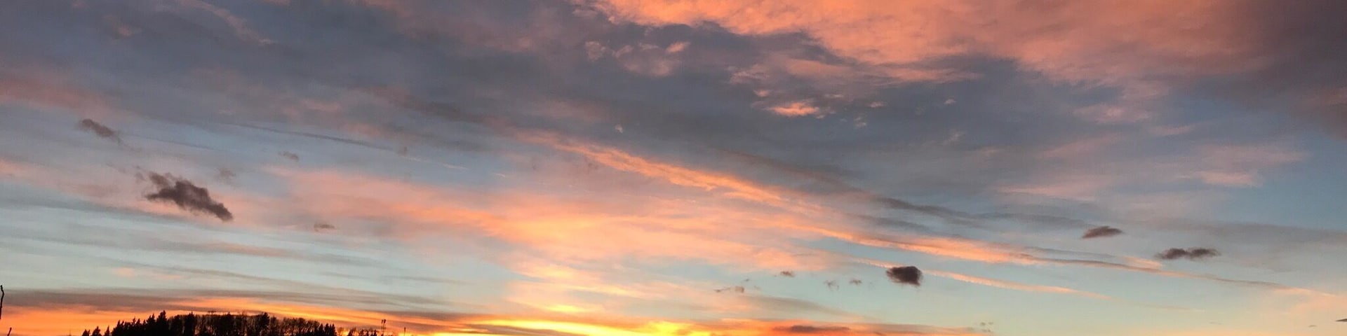 On my way to the mountains, I've enjoyed a beautiful sunset.