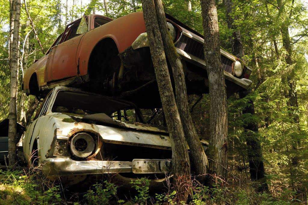 Bastnäs car cementry is to find only two km from töcksfors in Sweden. It all started inn the 50's by the Ivansson brothers. They began to sell car parts between Sweden and Norway, and made good money. Today you can find around 700 cars, falling spart inn the forest. 