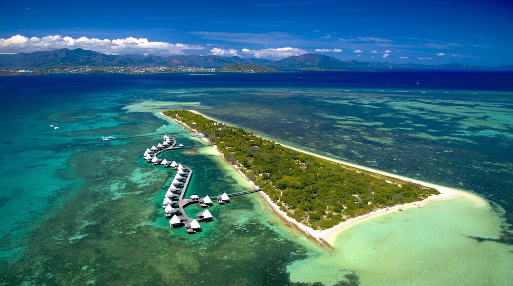 Ilot Maitre featuring landscape views and island images