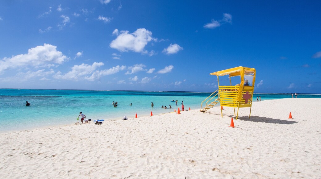 Saipan showing a sandy beach