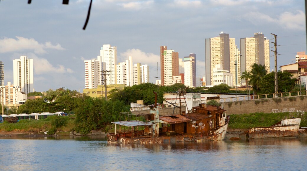 Natal แสดง วิวเมือง และ ท่าจอดเรือ