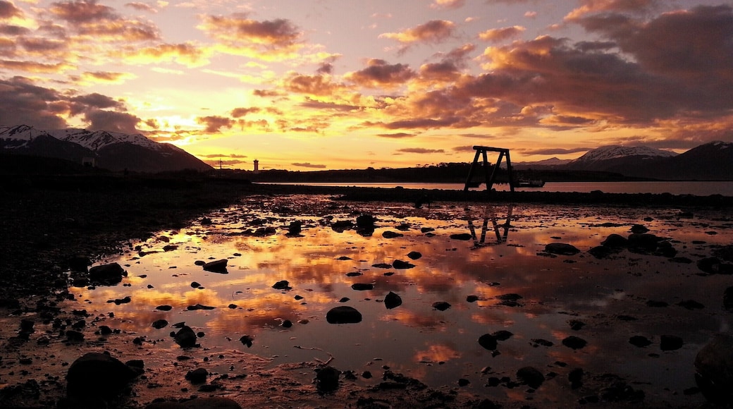 A complete lack of tourists - the fact that it was SO difficult to get to, the amazing hostel that we found, the stunning sunset I capture on my phone as I'd left my SLR batteries at said hostel....!
