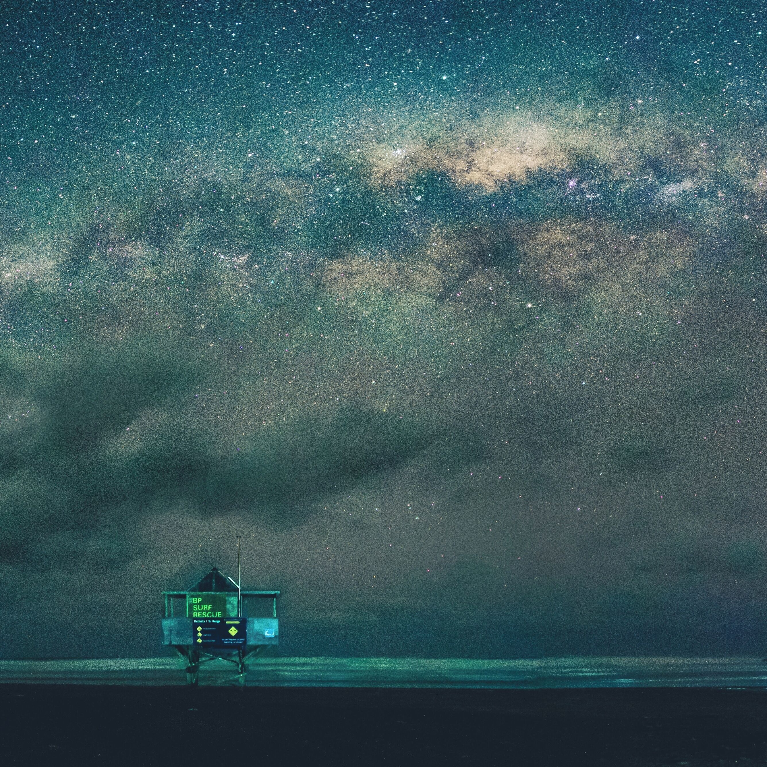 The surf life guard station at Bethel's beach makes for a great foreground for the setting milky way core. Best shot in September / October as the Milky Way Core sets in the west.
It's a 20 min walk from the car park. But make sure you park outside of the gates as the car park gates are closed at about 9.00pm #bvsblue #bpsurf #milkyway