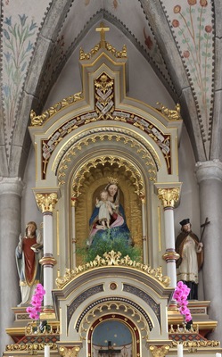Hochaltar in der Pfarrkirche St. Ulrich in Plaus (Südtirol)