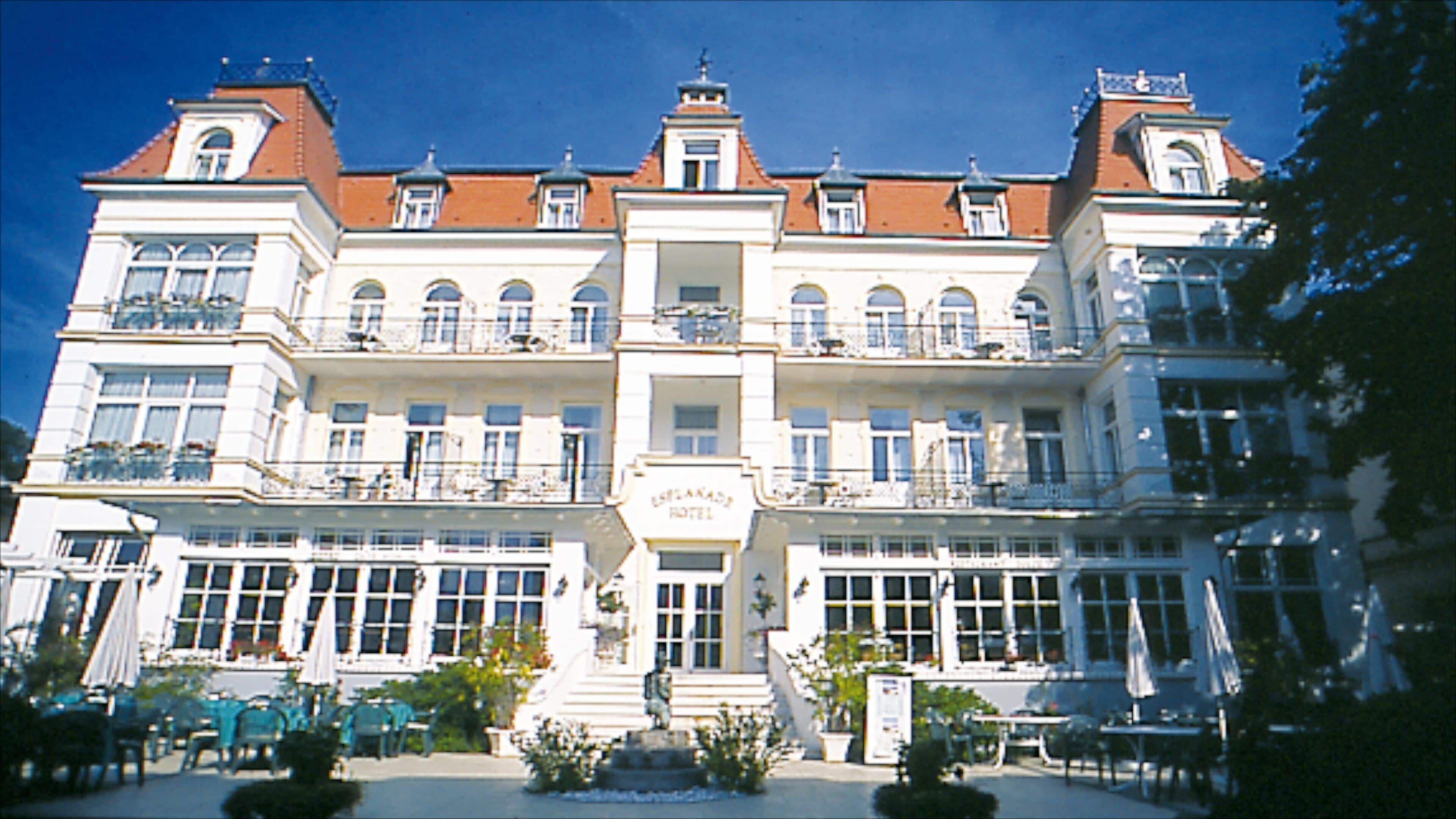 Heringsdorf showing a hotel and heritage architecture