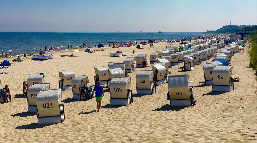 Beach life on the island of Usedom, which has with 40 km / 25 miles the longest sandy beach in Europe. 🏖
#AquaTrove