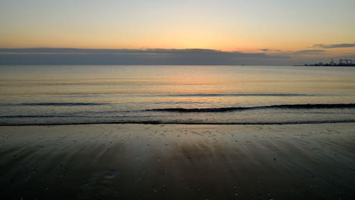 阿漕浦海岸からの日の出