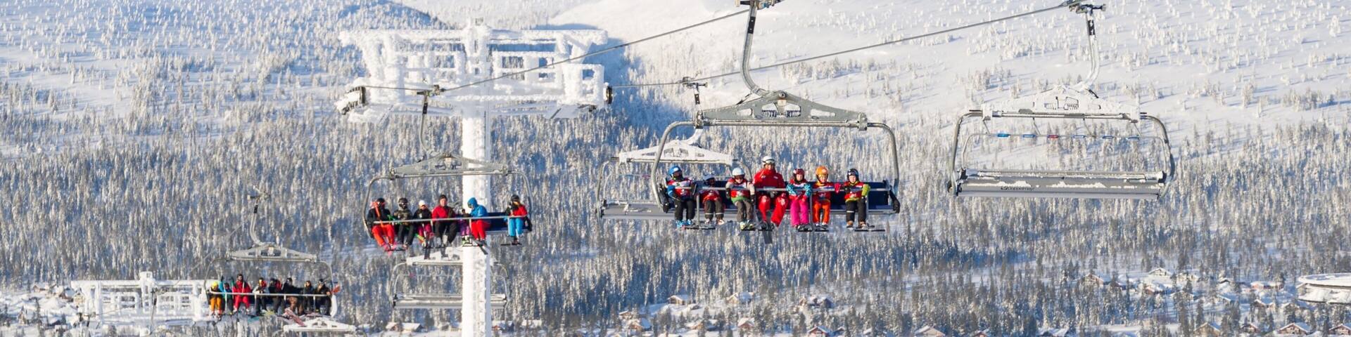 Salen que inclui uma gôndola e neve
