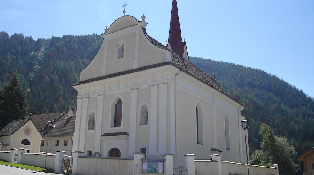 Pfarrkirche St. Johannes Evangelist in Niederrasen