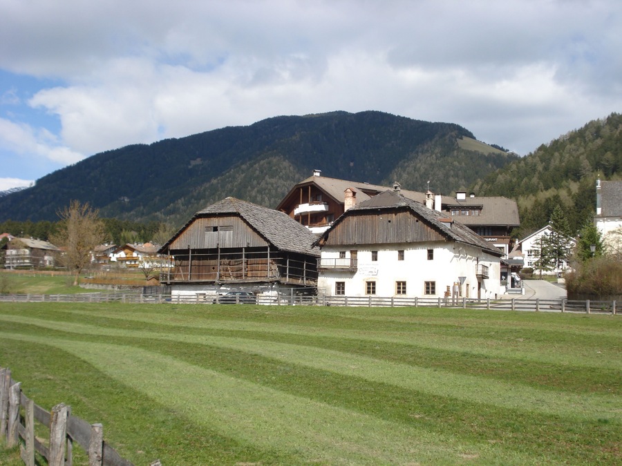 Lienharter und Joggiler - Geteilter Hof in Rasen