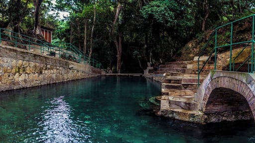 The town of Gracias is famous for the hot springs located just a few kilometres away from town.
They are often overlooked by tourists so you might be lucky enough to be the only one in the area on any given day.