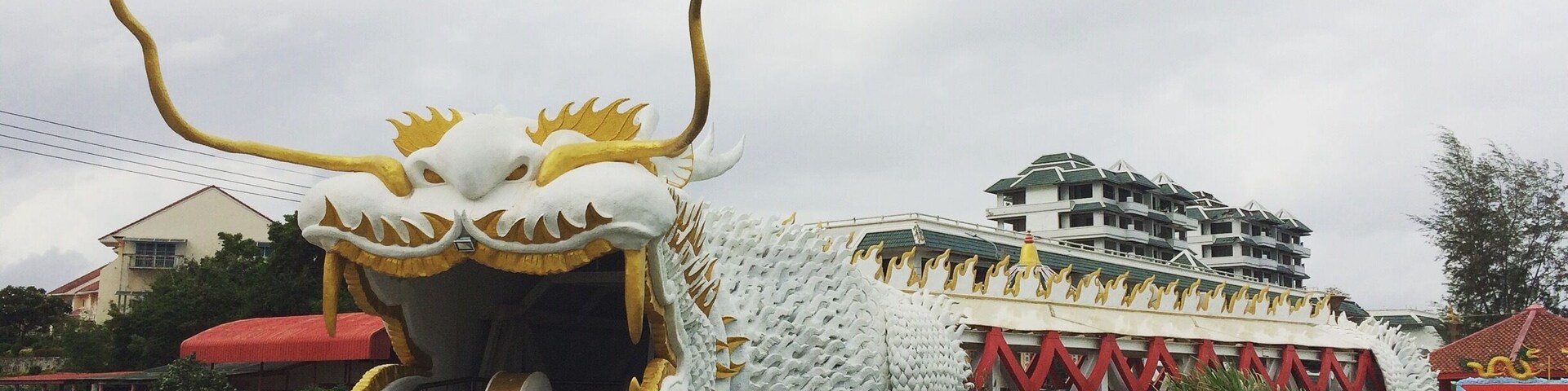 A #bridge in the shape of a Chinese #dragon near #Rayong, #Thailand 🇹🇭, because why not? It’s a bit #weird walking in the mouth and being “pooped out” on the opposite bank, though not as weird as crossing in the other direction...
#LifeAtExpedia