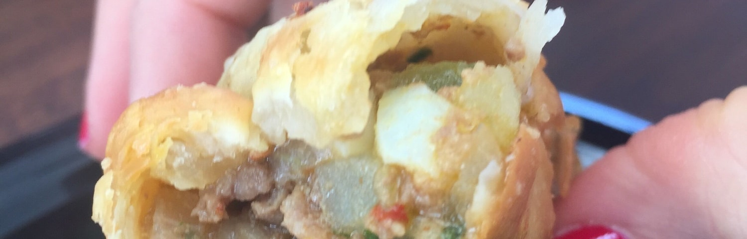 Foto de la empanada por dentro, solo para interesados de ver el contenido de estas tremendas empanadas salteñas!