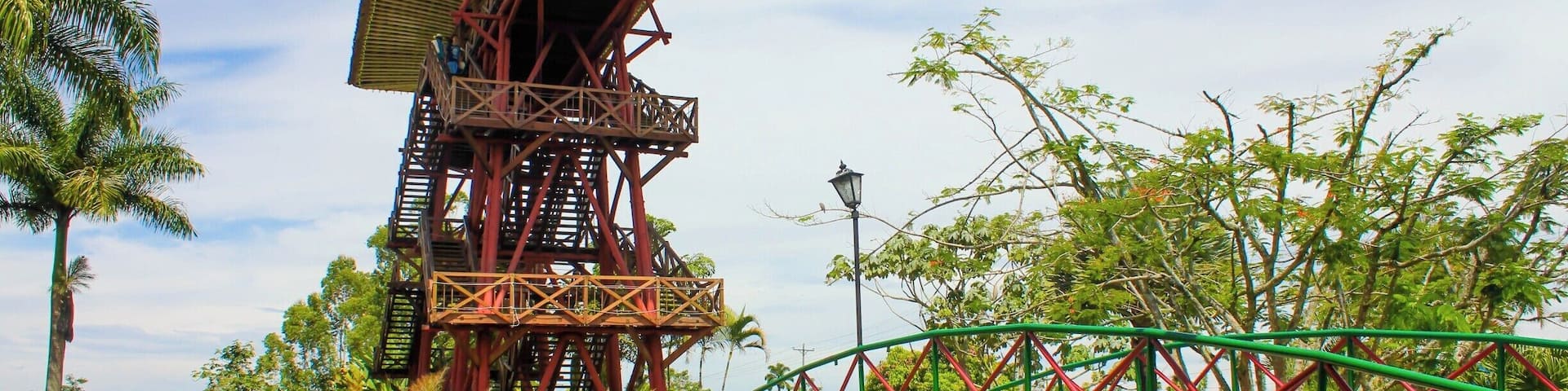 From the entrance of the park you have great views of beautiful flowers and fauna
#NationalPark #Architecture #Culture