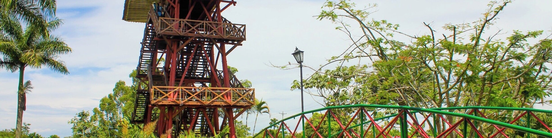 From the entrance of the park you have great views of beautiful flowers and fauna
#NationalPark #Architecture #Culture