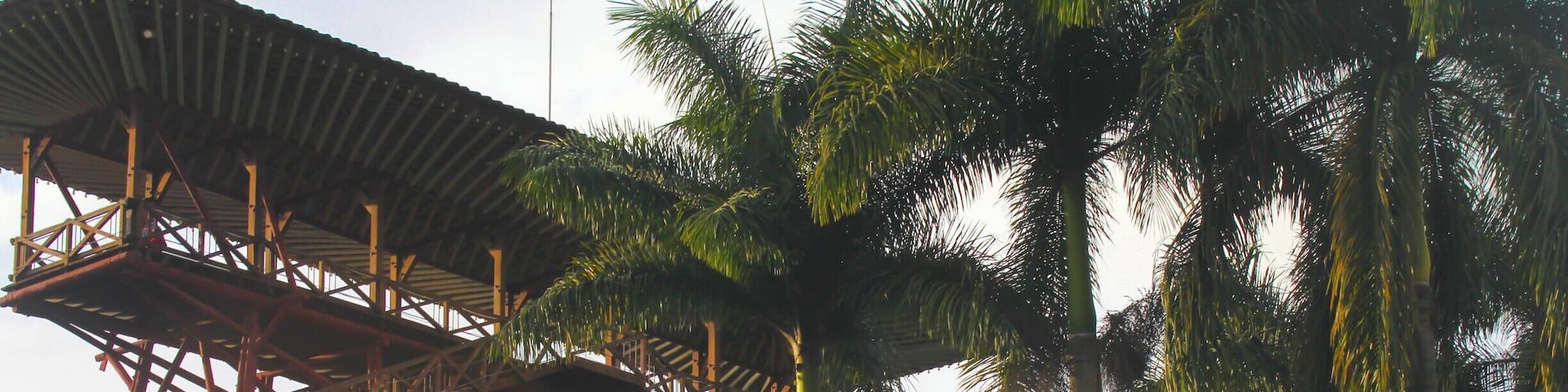 Colombia would be incomplete without its worldwide famous coffee, therefore visiting Colombia without seeing how the magic happens it's like not visiting it at all. El Parque del Cafe takes you right to it.
Visiting tip: No matter if your foreign or native, make the show your top priority when you visit. It's only an hour, but it's spectacular! It's entertaining, cultural, beautiful.
Pictured is one of the balconies from where you can view most of the park, which includes huge coffee fields
#Architecture #Roadtrip #NationalPark
#Golden
#Goldenhour
#Culture