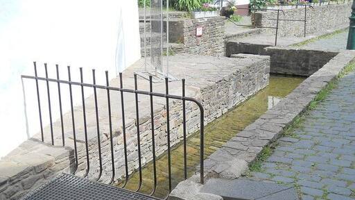 Ahr in Blankenheim, wenige Meter von ihrer Quelle entfernt