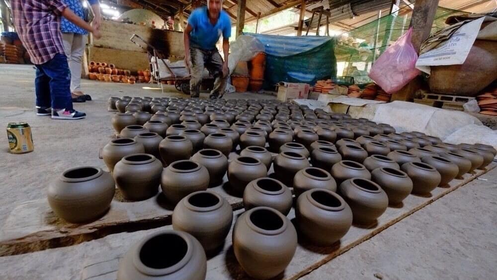 Look❗️.I watched him while he did these .....he used just less than a minute to mold one!!😄