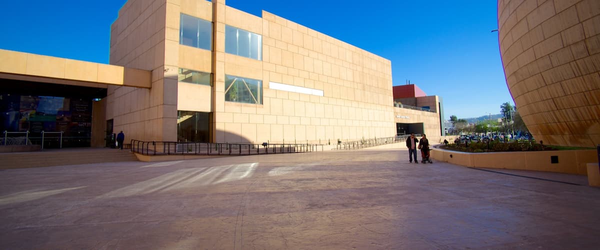 Centro Cultural Tijuana showing modern architecture