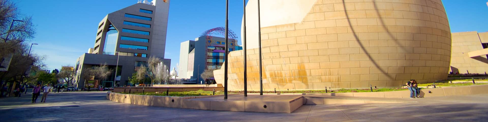Centre culturel de Tijuana mettant en vedette architecture moderne et scĂšnes de rue
