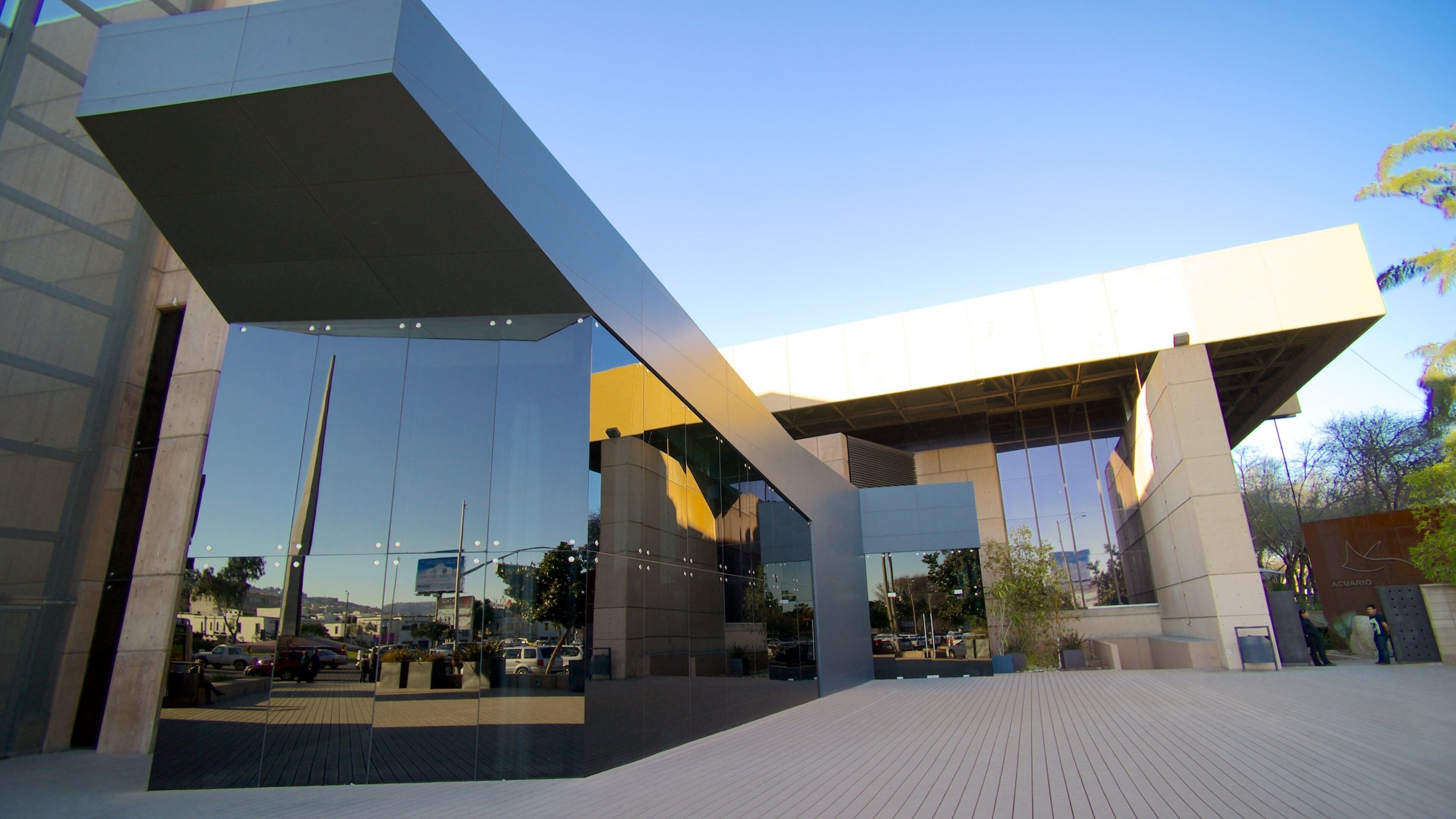 Centro Cultural Tijuana featuring modern architecture and street scenes