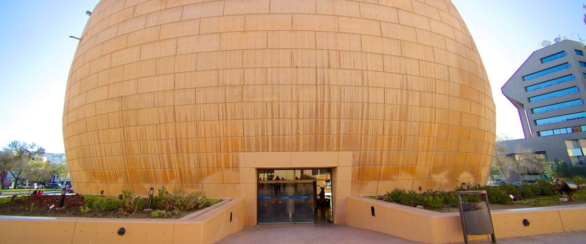 Centro Cultural Tijuana which includes a city