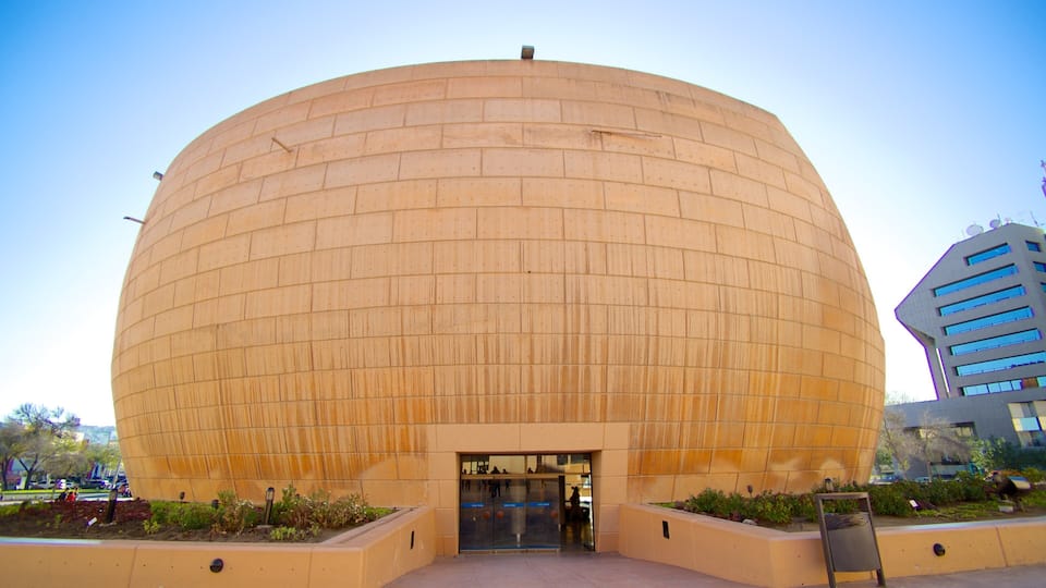Centro Cultural Tijuana which includes a city
