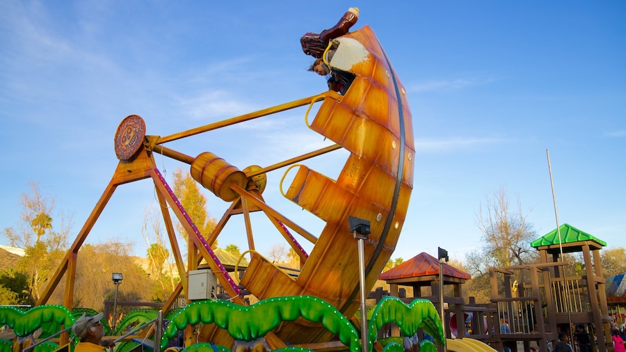 Parque Morelos which includes rides