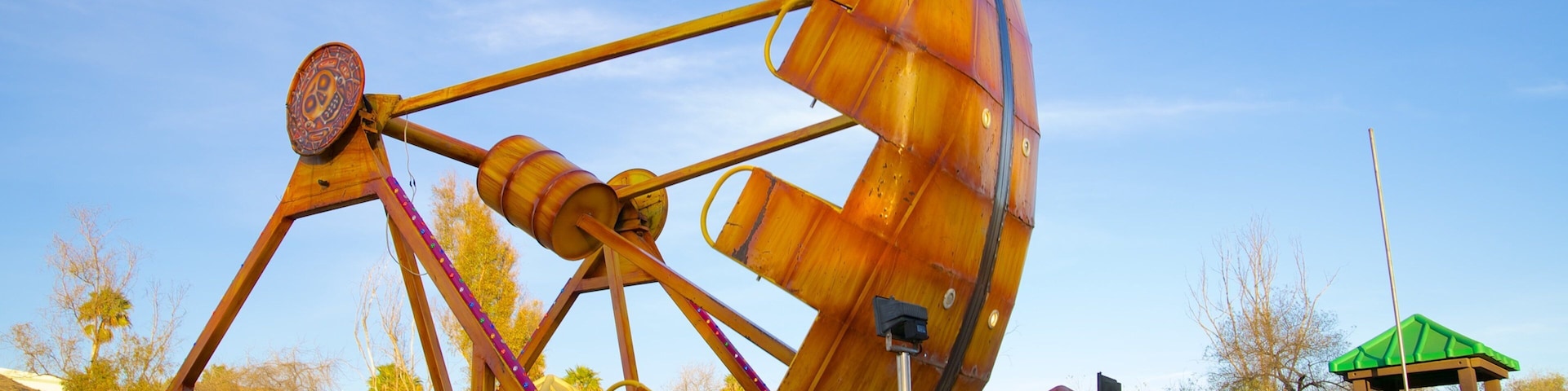 Parque Morelos featuring rides