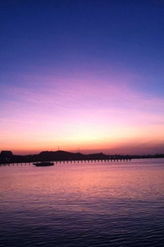 In the morning at Samae San pier 