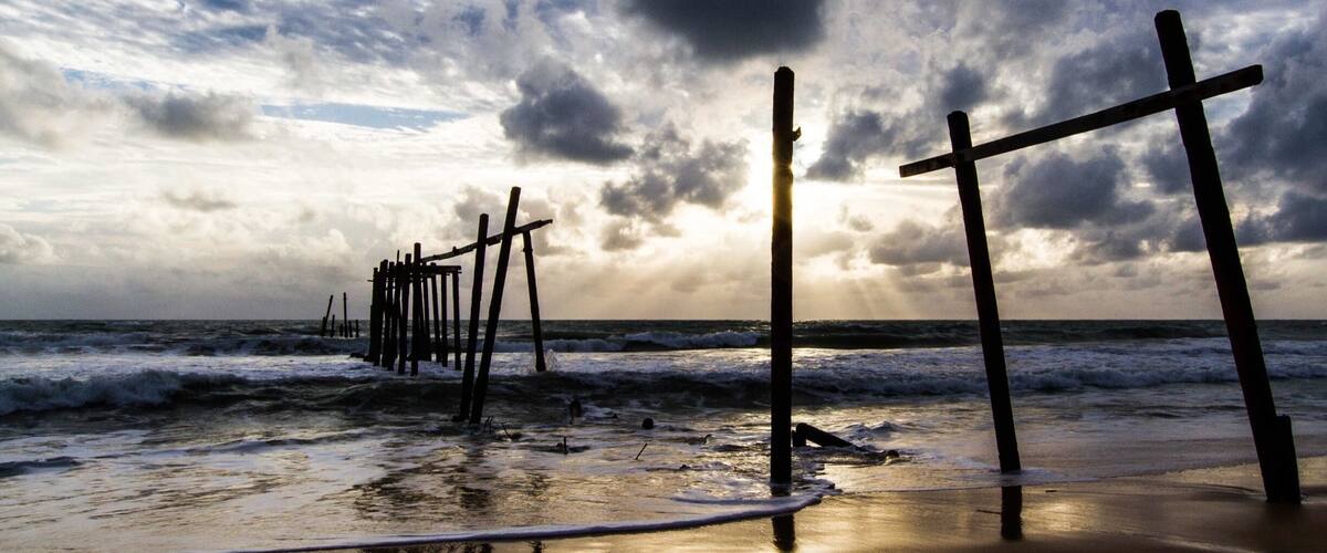 The old Pilai Pier is quite a popular place in Phang Nga Province, #Thailand 🇹🇭 when it comes to watching the #sunset, even on a #cloudy day like this one was.
#LifeAtExpedia